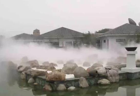 元旦將至，人造霧在塑造環(huán)境氛圍方面的作用