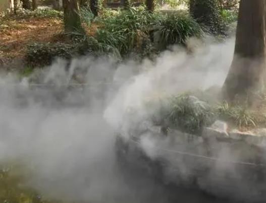 炎熱夏季，人造霧可以帶給人們不一樣的體驗(yàn)
